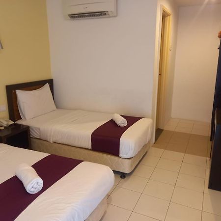 Syajie Koptown Hotel Segamat Esterno foto