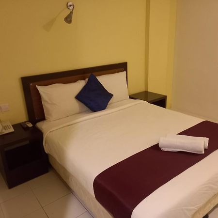 Syajie Koptown Hotel Segamat Esterno foto